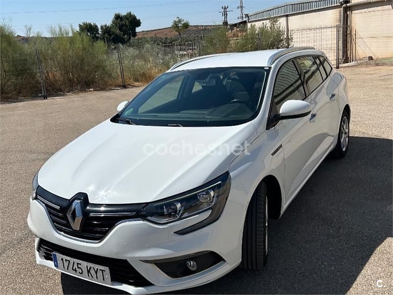 Usado Renault Mégane GrandTour Business 115 CV (84 kW) 2019 Blanco Familiar