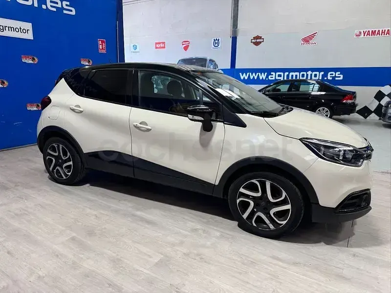 Usado Renault Captur Intens 90 CV (66 kW) 2015 Blanco SUV