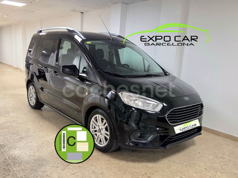 Negro Usado 2020 Ford Tourneo Courier Trend Monovolumen | 13.499 € (Precio justo) - Imagen 1/4