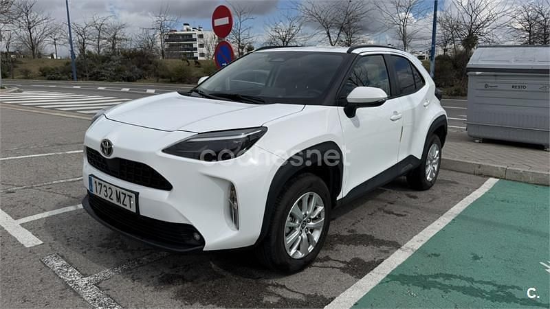 Usado Toyota Yaris Cross Business Edition 116 CV (85 kW) 2025 Blanco SUV