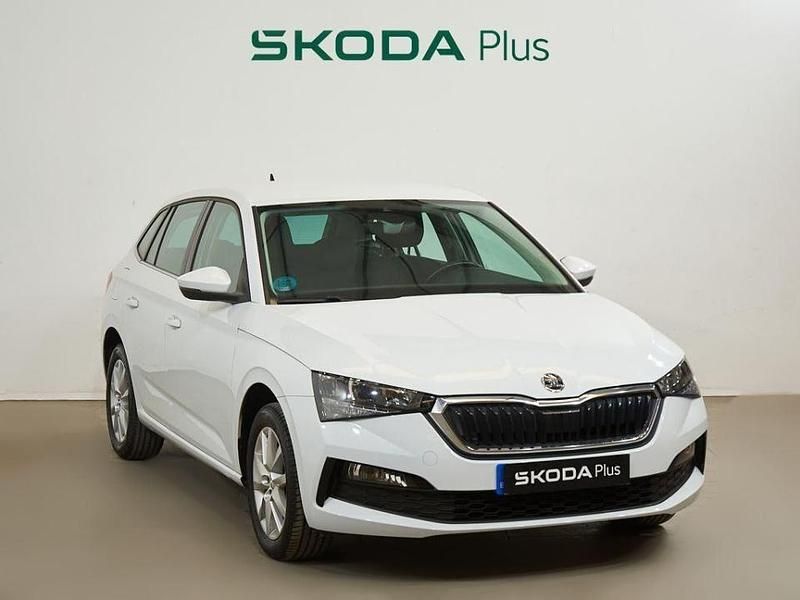 Usado Skoda Scala Ambition 95 CV (69 kW) 2021 Blanco Utilitario