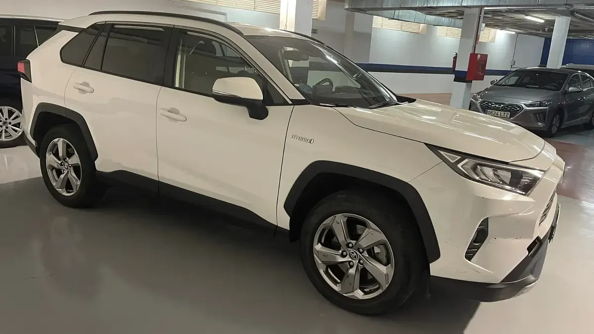 Usado Toyota RAV4 Hybrid Advance 218 CV (160 kW) 2021 Blanco SUV