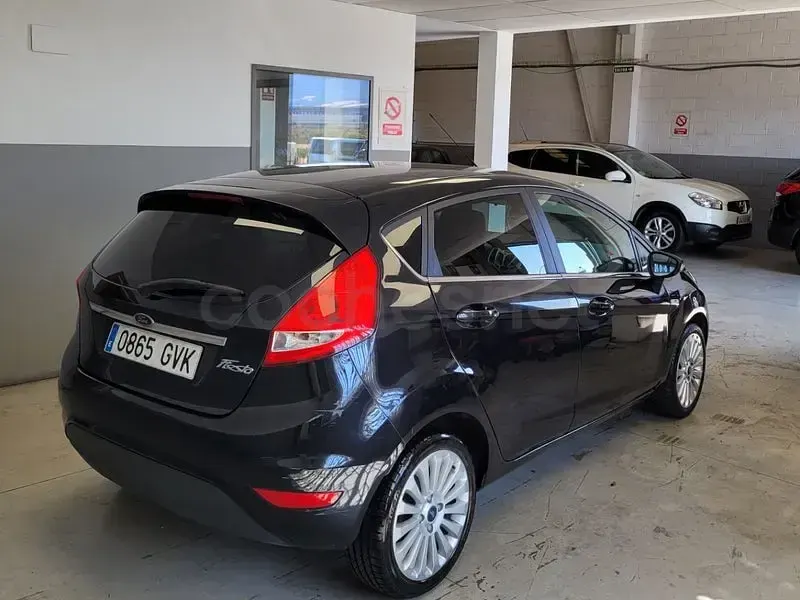 Usado Ford Fiesta Titanium 96 CV (70 kW) 2010 Negro Berlina