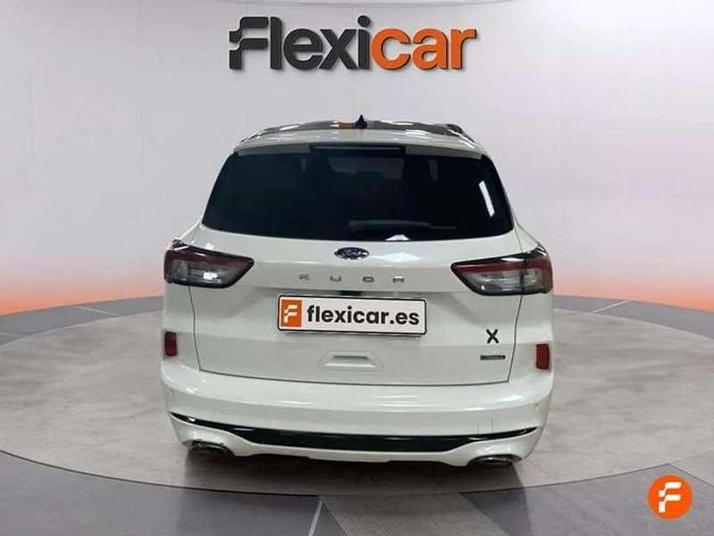 Usado Ford Kuga ST-Line X 227 CV (166 kW) 2021 Blanco SUV