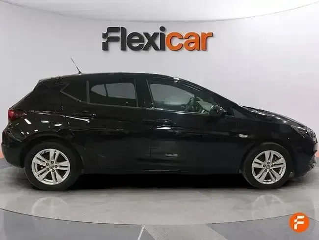 Usado Opel Astra 110 CV (80 kW) 2020 Negro