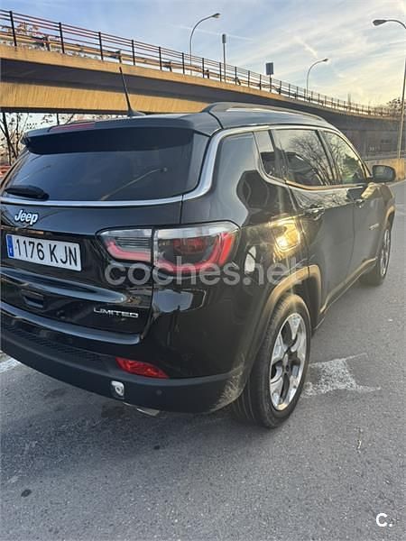 Usado Jeep Compass Limited 120 CV (88 kW) 2018 Negro SUV