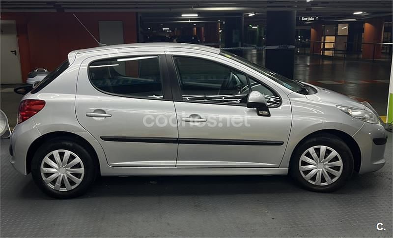 Gris / plata Usado 2008 Peugeot 207 Berlina | 4800 € (Precio justo) - Imagen 1/4