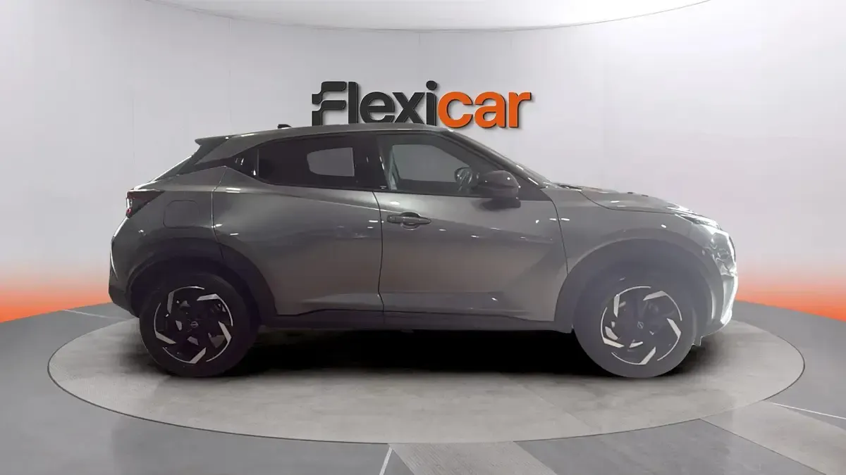 Usado Nissan Juke N-Connecta 114 CV (83 kW) 2024 Gris SUV
