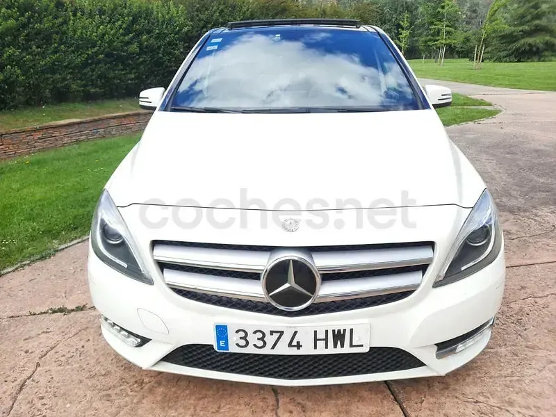Usado Mercedes B180 109 CV (80 kW) 2014 Blanco Monovolumen