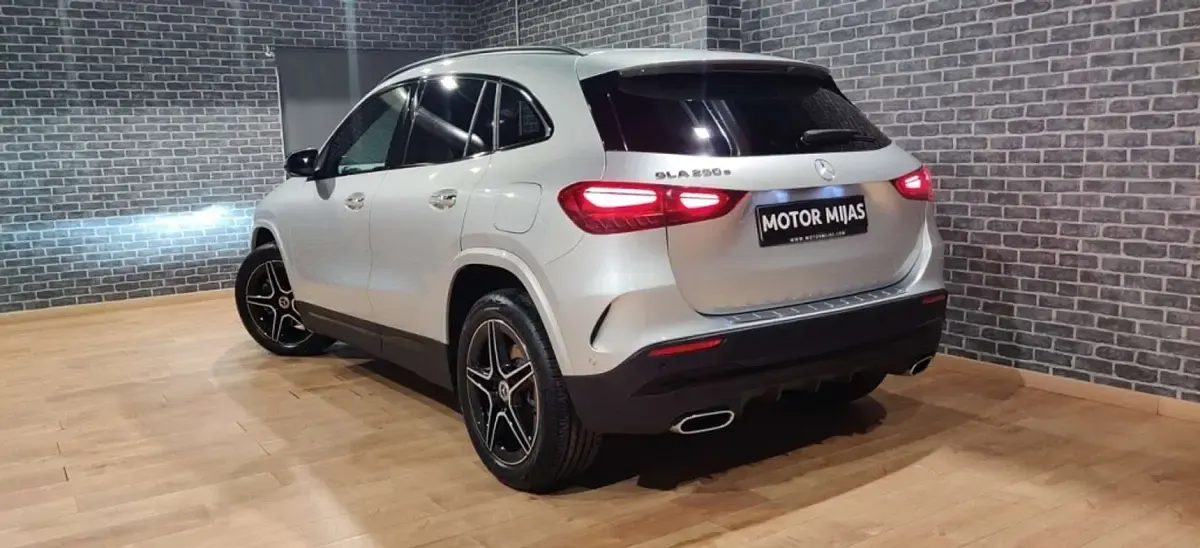 Usado Mercedes GLA250 218 CV (160 kW) 2023 Gris SUV