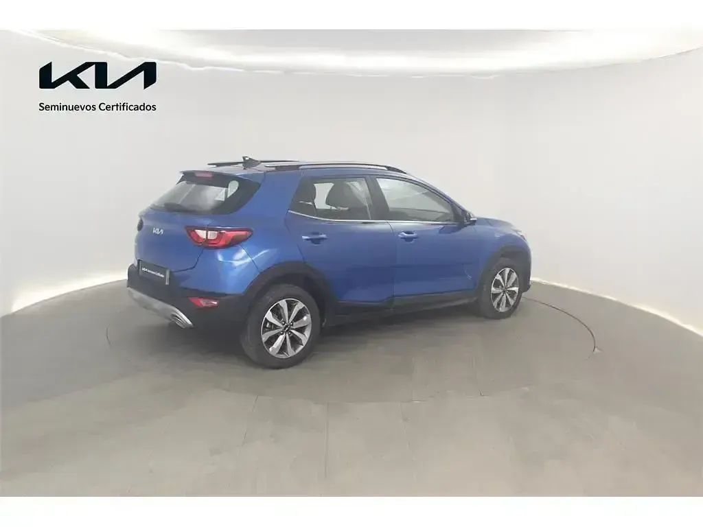 Usado Kia Stonic 100 CV (73 kW) 2025 Azul SUV