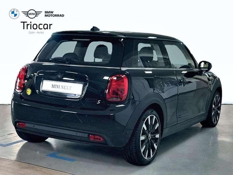 Usado Mini Cooper SE 135 kW (184 CV) 2023 Negro Utilitario