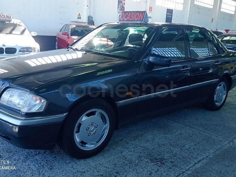 Usado Mercedes C250 113 CV (83 kW) 1995 Azul Berlina