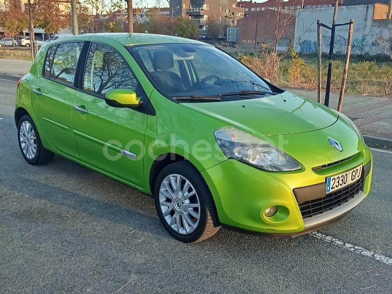 Verde Usado 2009 Renault Clio II Exception Berlina | 2500 € (Precio justo) - Imagen 1/4