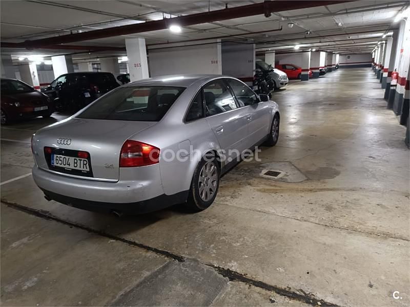 Usado Audi A6 165 CV (121 kW) 2002 Gris / plata Berlina
