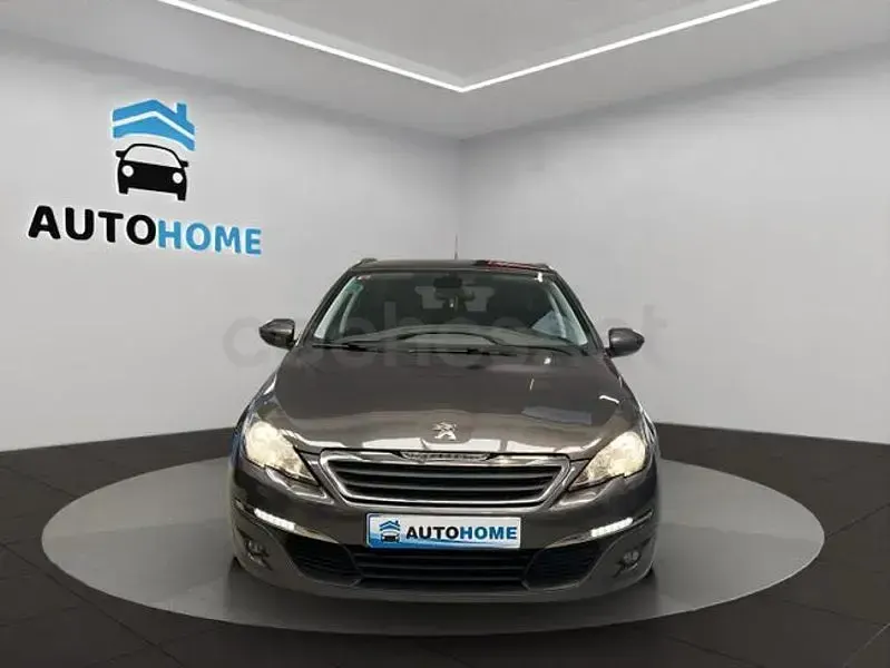 Usado Peugeot 308 SW Style 130 CV (95 kW) 2016 Gris / plata Familiar
