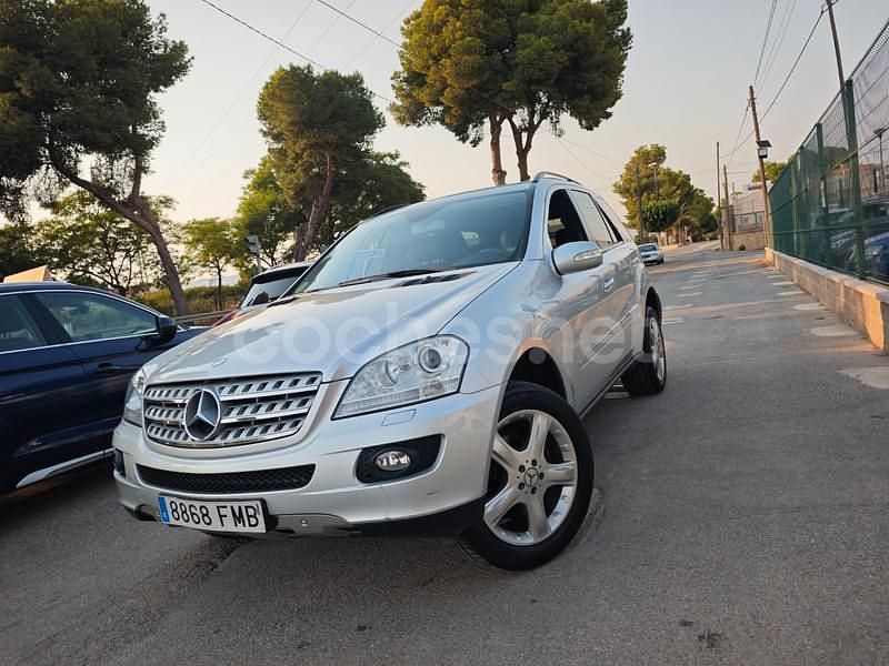 Gris / plata Usado 2007 Mercedes ML350 SUV | 14.950 € (Un poco caro) - Imagen 1/4