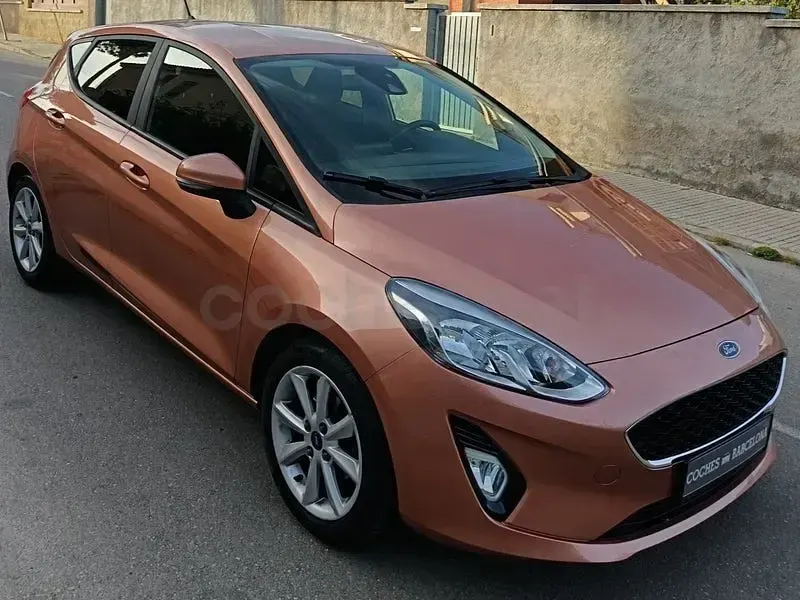 Usado Ford Fiesta Active 100 CV (73 kW) 2018 Rosa Utilitario