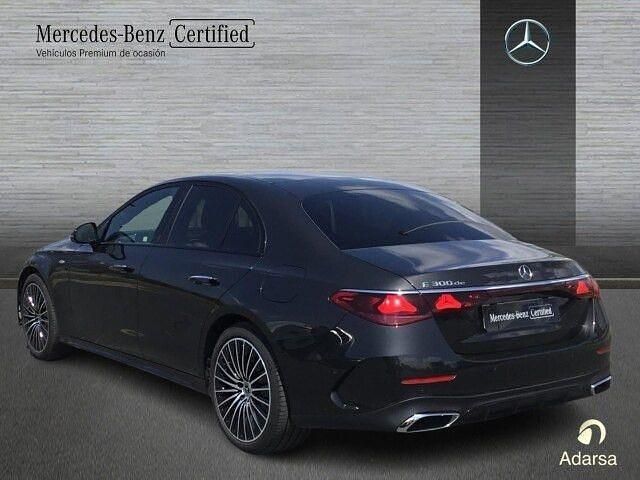 Usado Mercedes E300 313 CV (230 kW) 2025 Gris grafito Familiar