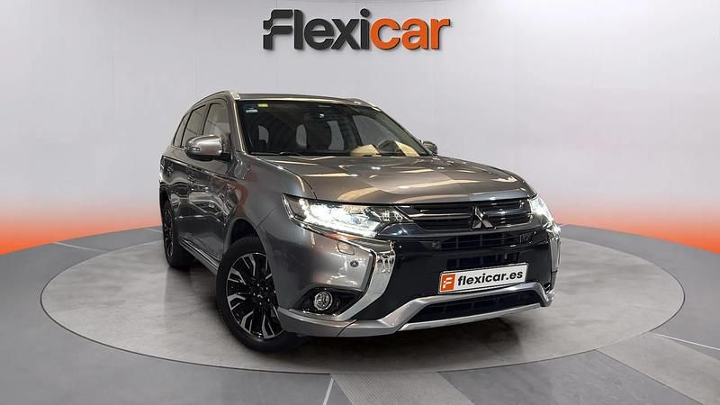 Usado Mitsubishi Outlander P-HEV 203 CV (149 kW) 2016 Gris SUV