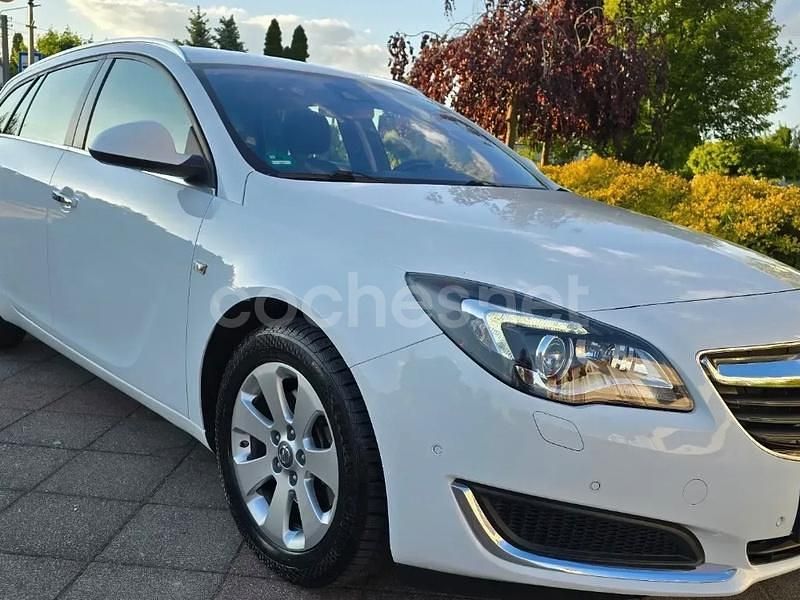 Gris / plata Usado 2017 Opel Insignia Selective Familiar | 10.990 € (Precio justo) - Imagen 1/1