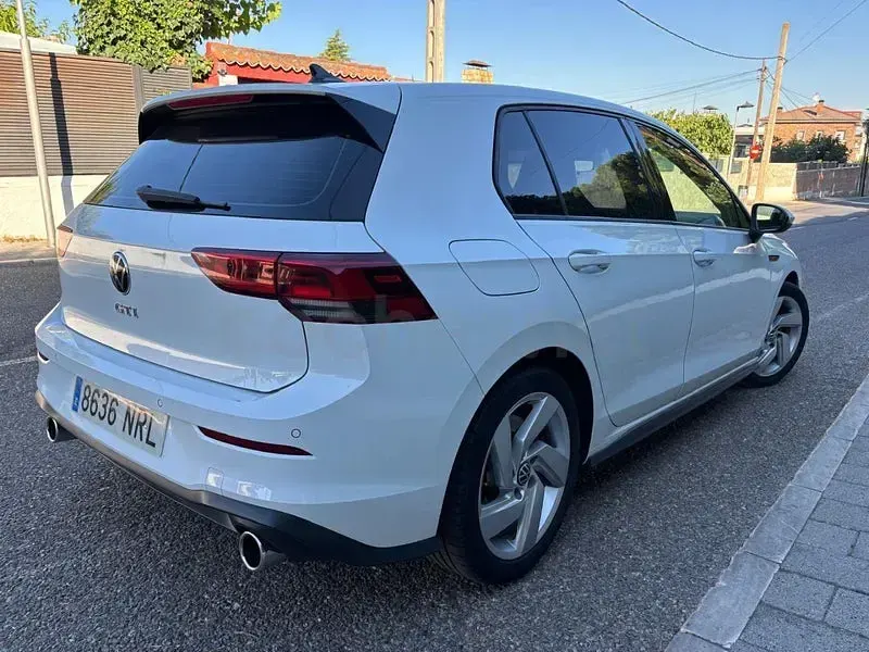 Usado VW Golf VIII GTI 245 CV (180 kW) 2024 Blanco Berlina