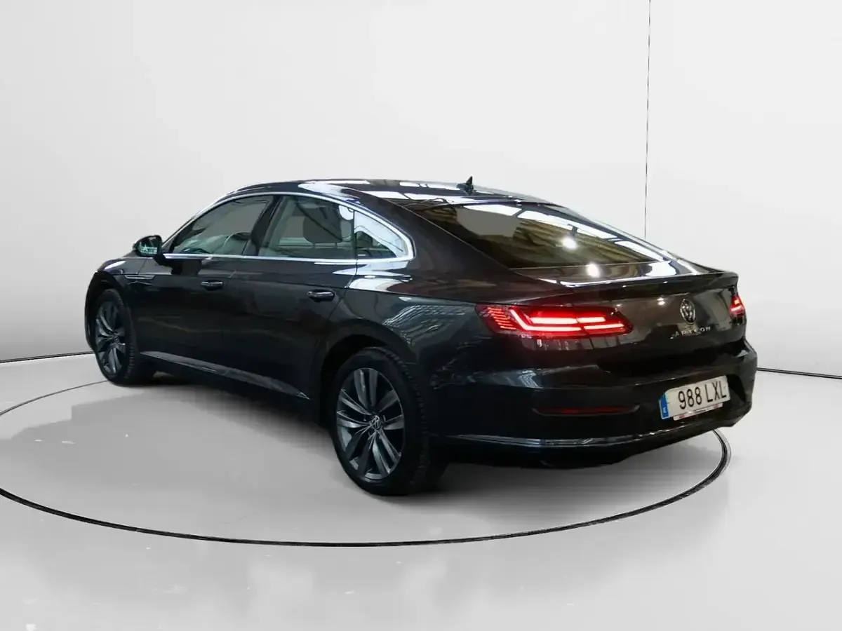 Usado VW Arteon 150 CV (110 kW) 2022 Negro Berlina