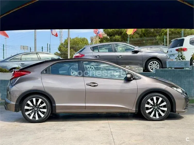 Usado Honda Civic Sport 120 CV (88 kW) 2014 Gris / plata Berlina