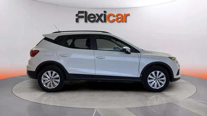 Usado Seat Arona Ecomotive 95 CV (69 kW) 2018 Blanco SUV