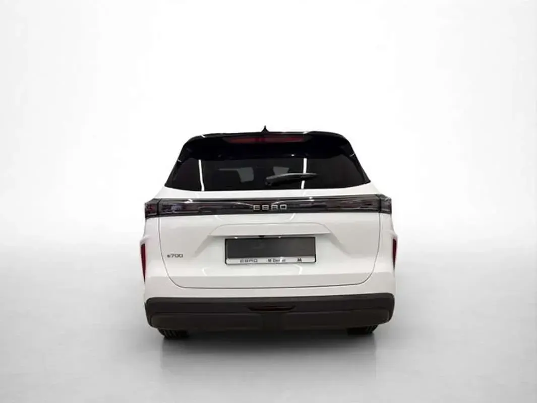 Nuevo Ebro s700 Luxury 279 CV (205 kW) 2026 Blanco SUV