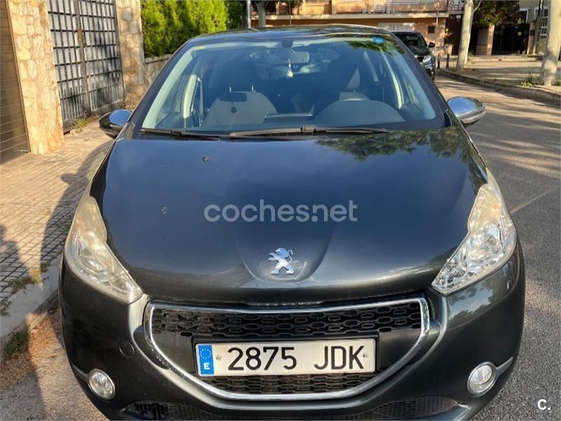 Gris / plata Usado 2015 Peugeot 208 Style Utilitario | 7000 € (Precio justo) - Imagen 1/4