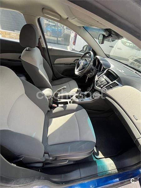 Usado Chevrolet Cruze LS 125 HP (91 kW) 2011 Azul Sedan