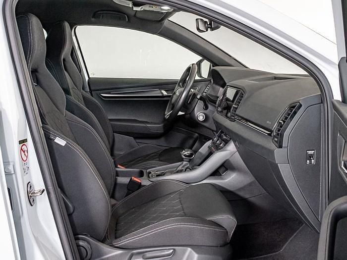Begagnad Skoda Karoq SportLine 150 HK (110 kW) 2025 Vit SUV