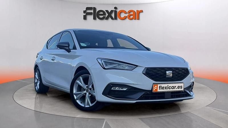 Usado Seat Leon FR 150 CV (110 kW) 2021 Blanco Utilitario