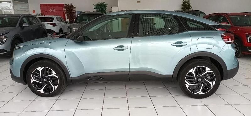 Usado Citroën C4 Feel 131 CV (96 kW) 2022 Pintura olbia blue Berlina