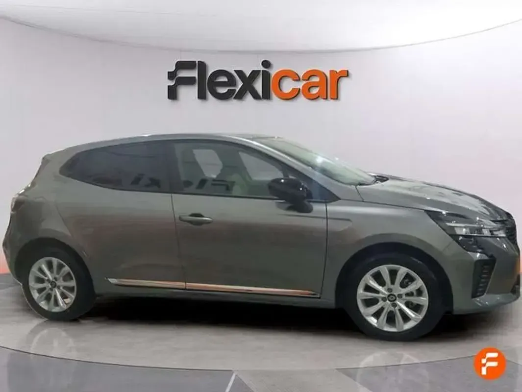 Usado Renault Clio Evolution 91 CV (66 kW) 2025 Gris Utilitario