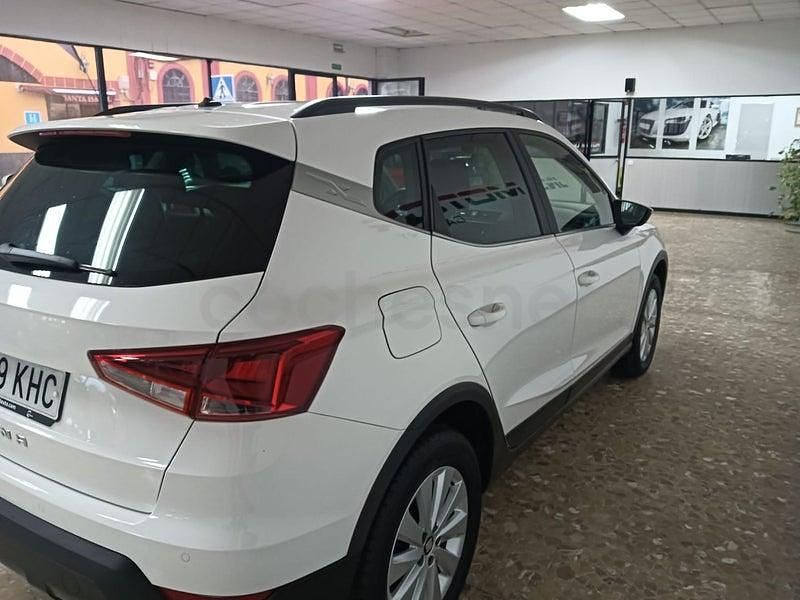 Usado Seat Arona Ecomotive 95 CV (69 kW) 2018 Blanco SUV