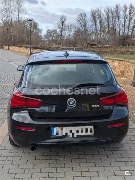 Usado BMW 118 Sport Line 136 CV (100 kW) 2018 Negro Berlina
