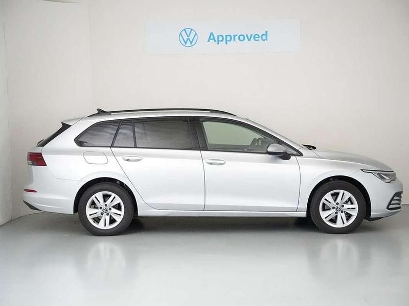 Usado VW Golf VIII Life 109 CV (80 kW) 2024 Gris Familiar