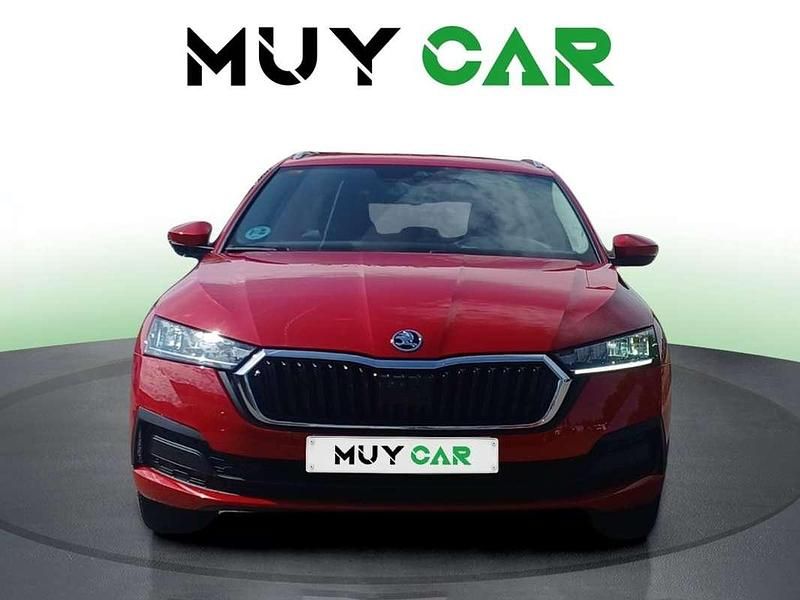 Usado Skoda Octavia Ambition 116 CV (85 kW) 2021 Rojo Familiar