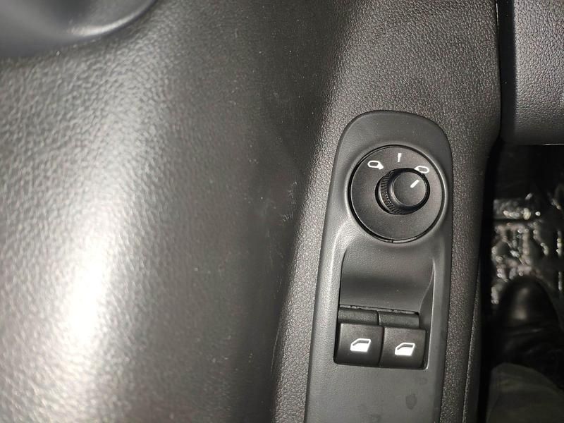 Usado Peugeot Rifter Active 100 CV (73 kW) 2023 Blanco Monovolumen