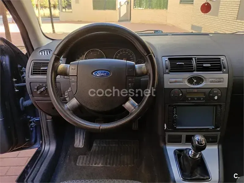 Usado Ford Mondeo Trend 130 CV (95 kW) 2007 Negro Berlina