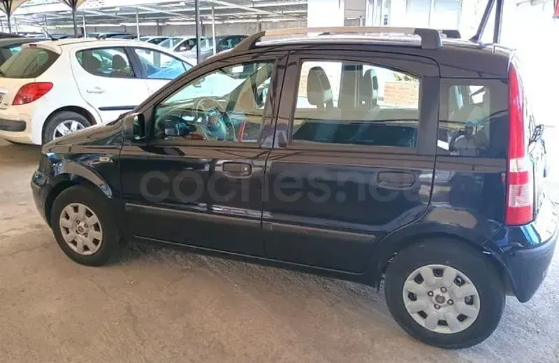 Usado Fiat Panda Active 54 CV (39 kW) 2011 Azul Utilitario