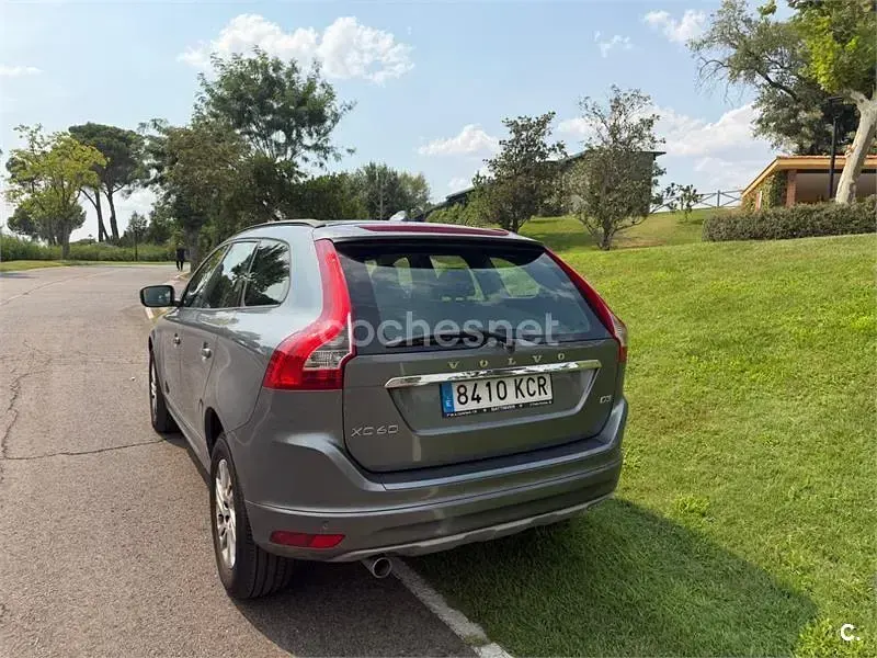 Usado Volvo XC60 Kinetic 150 CV (110 kW) 2017 Gris / plata SUV