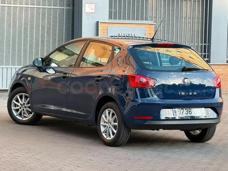 Usado Seat Ibiza CONNECT 75 CV (55 kW) 2016 Azul Berlina