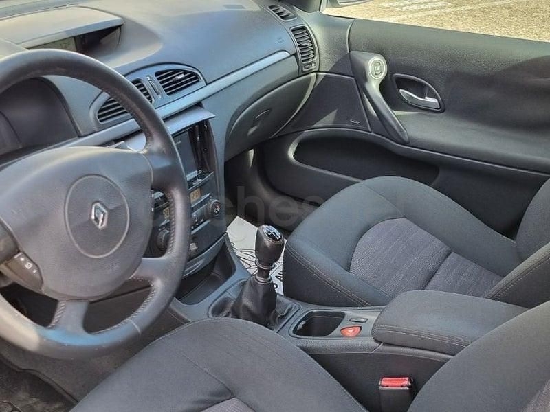 Usado Renault Laguna III Dynamique 130 CV (95 kW) 2007 Beige Berlina