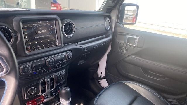 Usado Jeep Wrangler Unlimited Rubicon 380 CV (279 kW) 2023 Blanco SUV