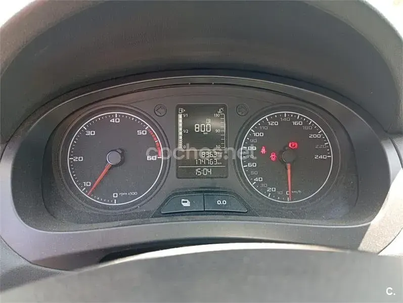 Usado Seat Toledo Style 105 CV (77 kW) 2012 Gris / plata Utilitario