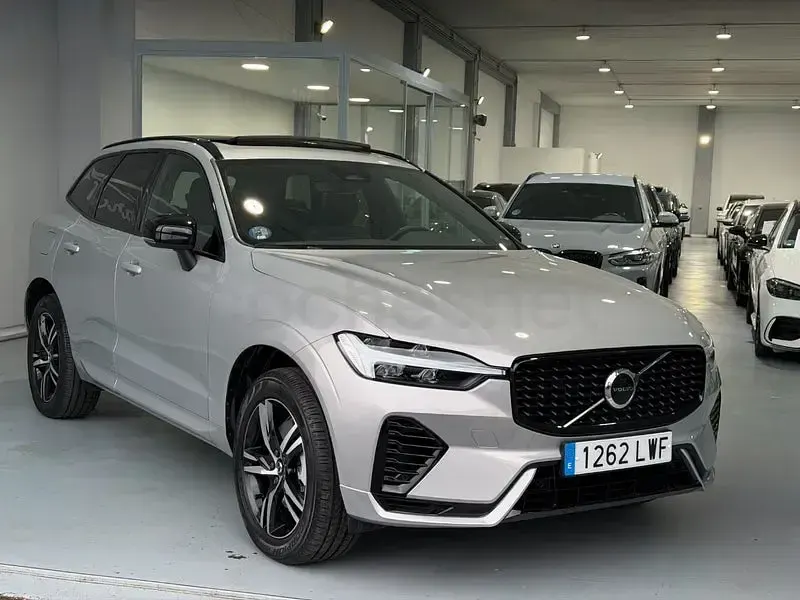 Usado Volvo XC60 Ultimate 351 CV (258 kW) 2022 Gris / plata SUV