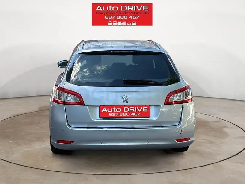 Usado Peugeot 508 SW Active 120 CV (88 kW) 2017 Gris / plata Familiar